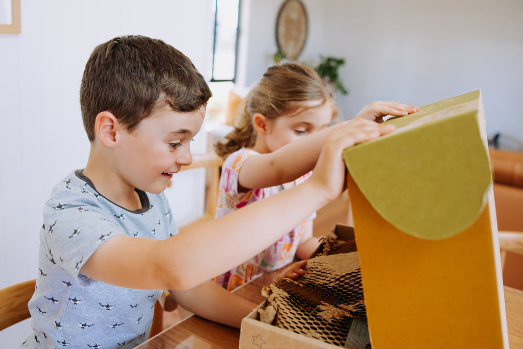 2 children excited to start using personalised speech pathology program and tool kit for at home speech therapy NDIS